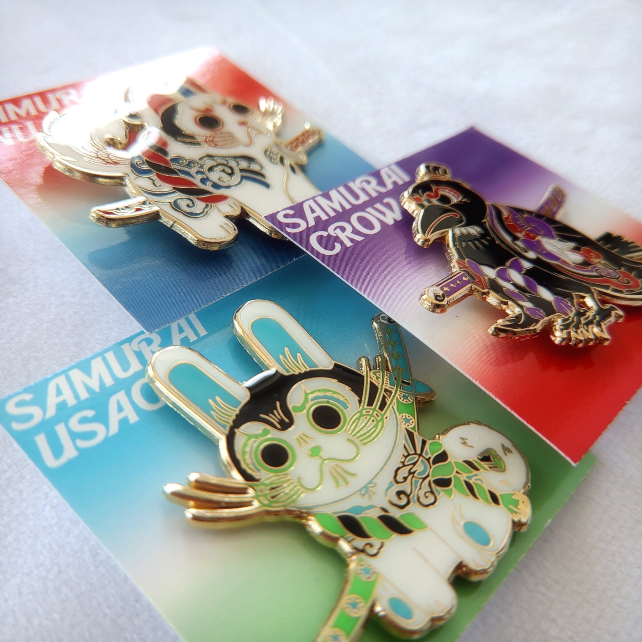 SAMURAI CROW ENAMEL PIN